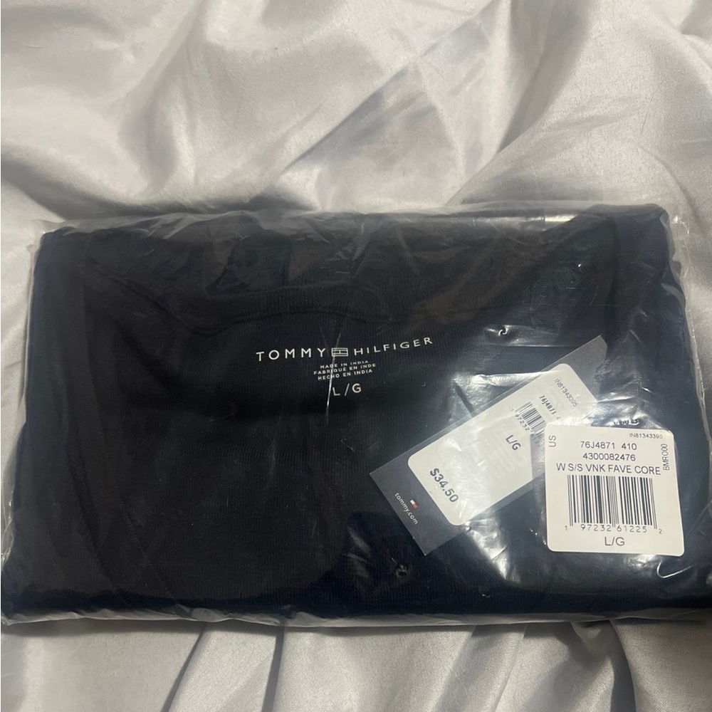 Tommy Hilfiger tee womens size large